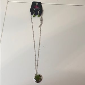 Green/black gemstone necklace & earrings
